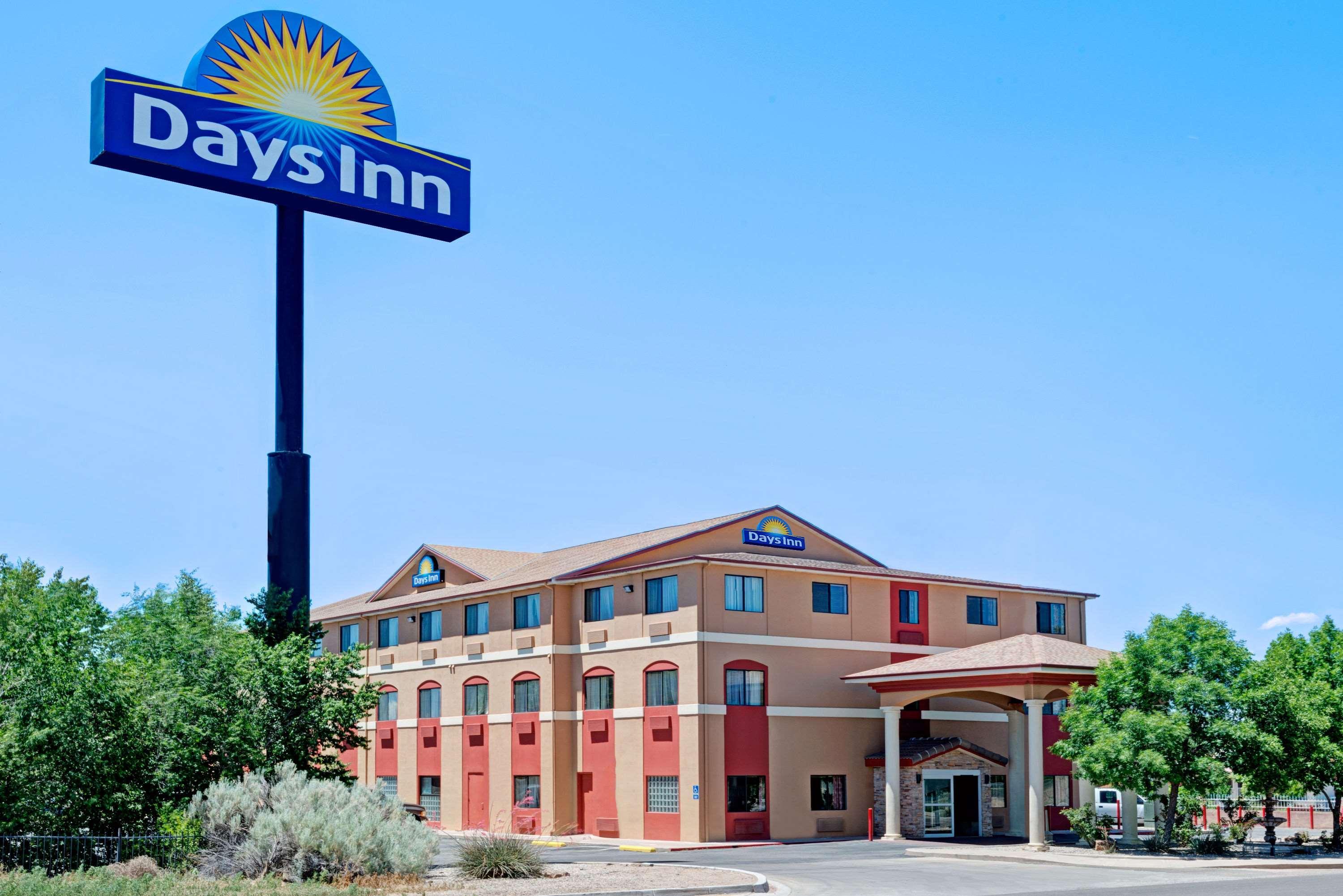 Days Inn By Wyndham Берналило Екстериор снимка